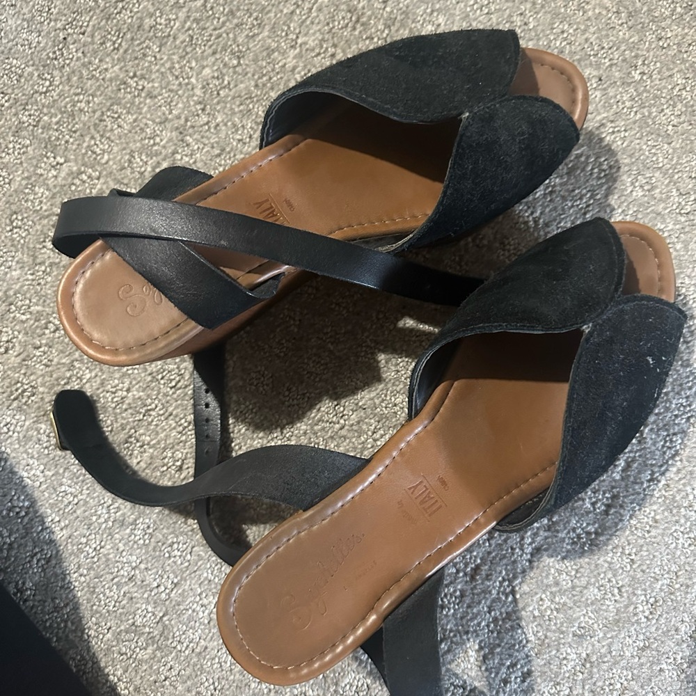 Seychelle’s Black Platform Sandals size 7.5